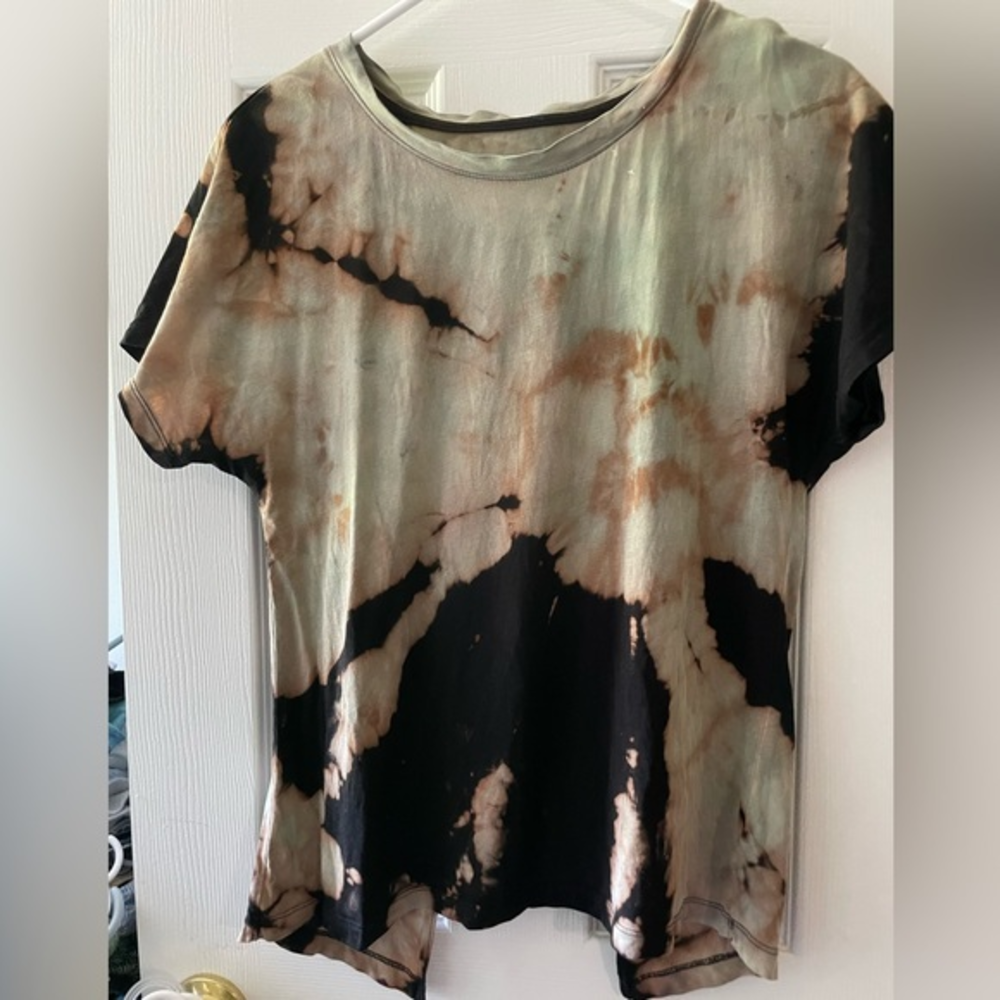 Size‎ small tee I hand dyed